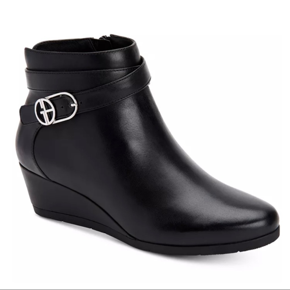 Giani Bernini Cherub Wedge Memory Foam Ankle Booties